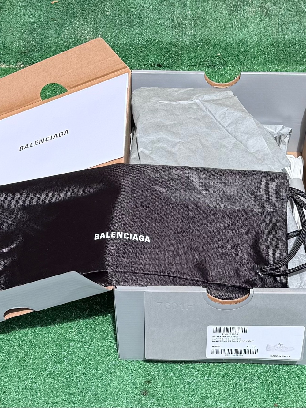 Balenciaga Hamptons Worn Out Sneaker White - Picture 4 of 11